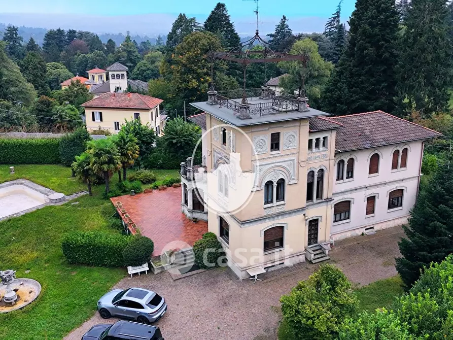Immagine 3 di Villa in vendita  in Via Selvapiana a Varese