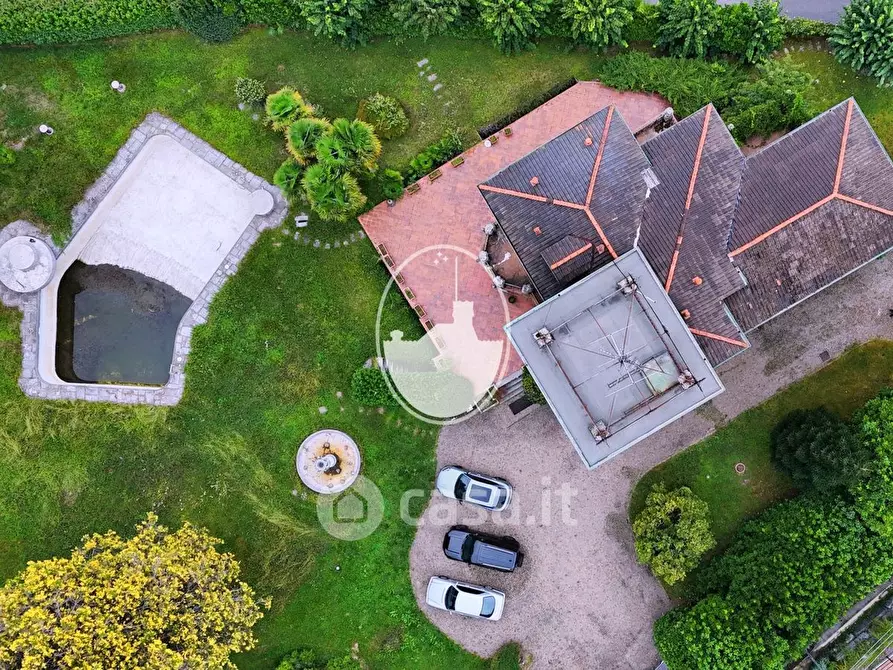 Immagine 4 di Villa in vendita  in Via Selvapiana a Varese