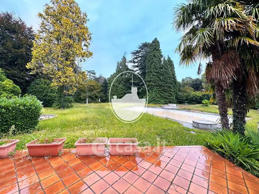Immagine 7 di Villa in vendita  in Via Selvapiana a Varese