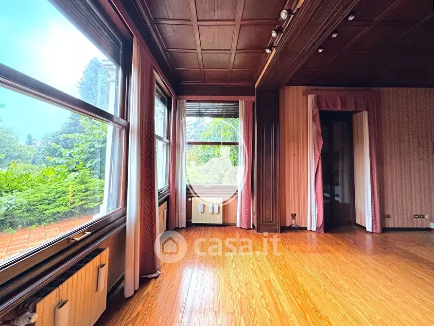 Immagine 9 di Villa in vendita  in Via Selvapiana a Varese