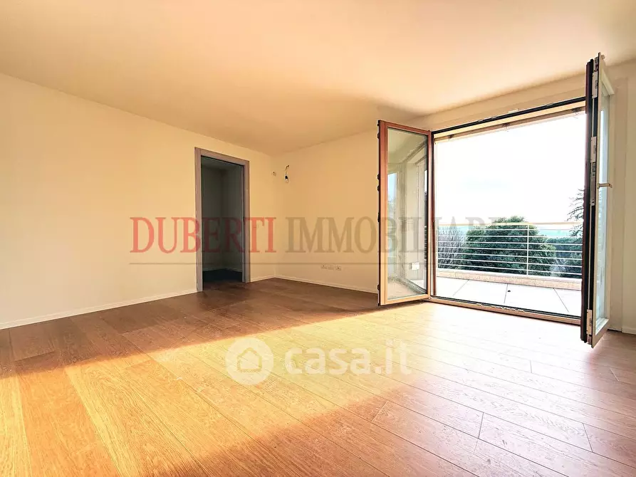 Immagine 20 di Villa in vendita  in Via Torquato Tasso 5 a Varese