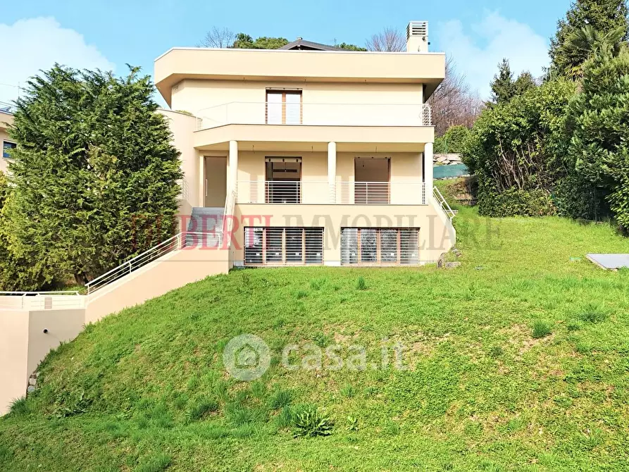Immagine 5 di Villa in vendita  in Via Torquato Tasso 5 a Varese
