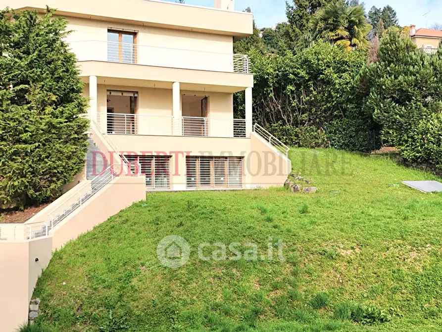 Immagine 6 di Villa in vendita  in Via Torquato Tasso 5 a Varese