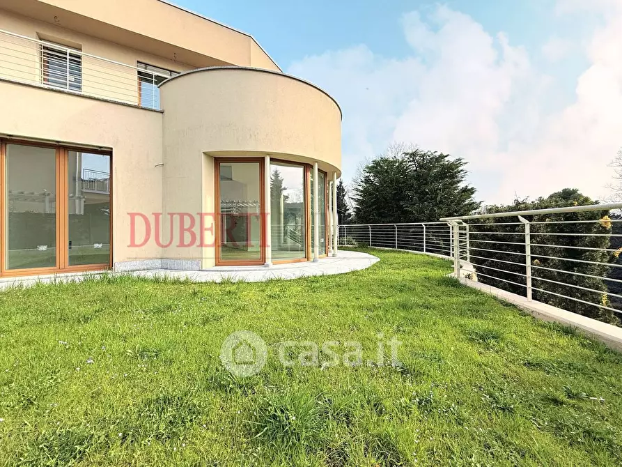 Immagine 7 di Villa in vendita  in Via Torquato Tasso 5 a Varese