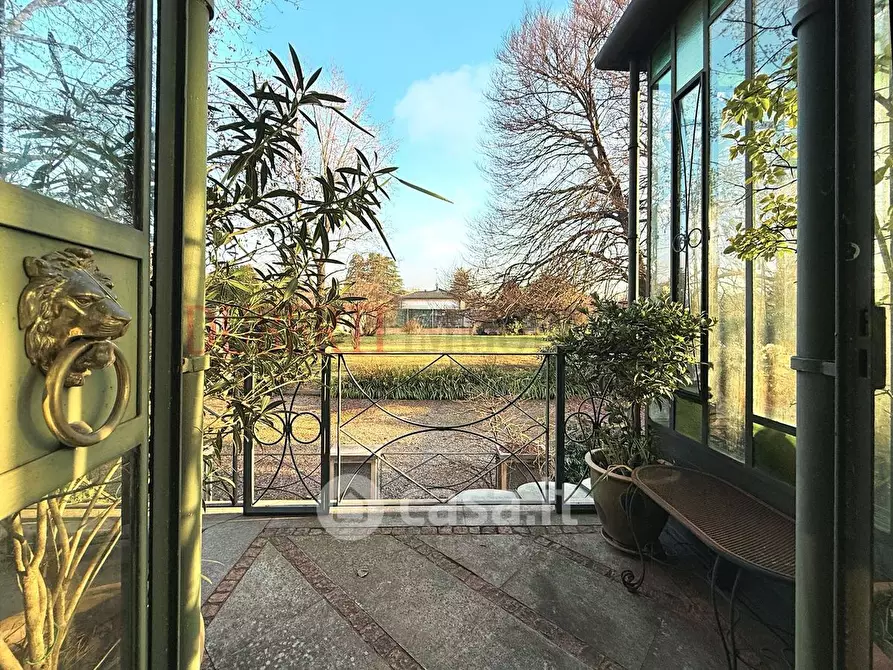 Immagine 14 di Villa in vendita  in Via Gazza a Castronno