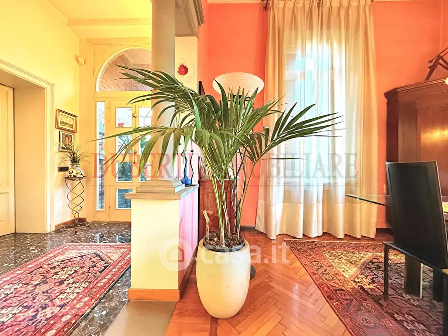 Immagine 15 di Villa in vendita  in Via Gazza a Castronno