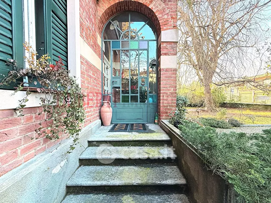 Immagine 33 di Villa in vendita  in Via Gazza a Castronno