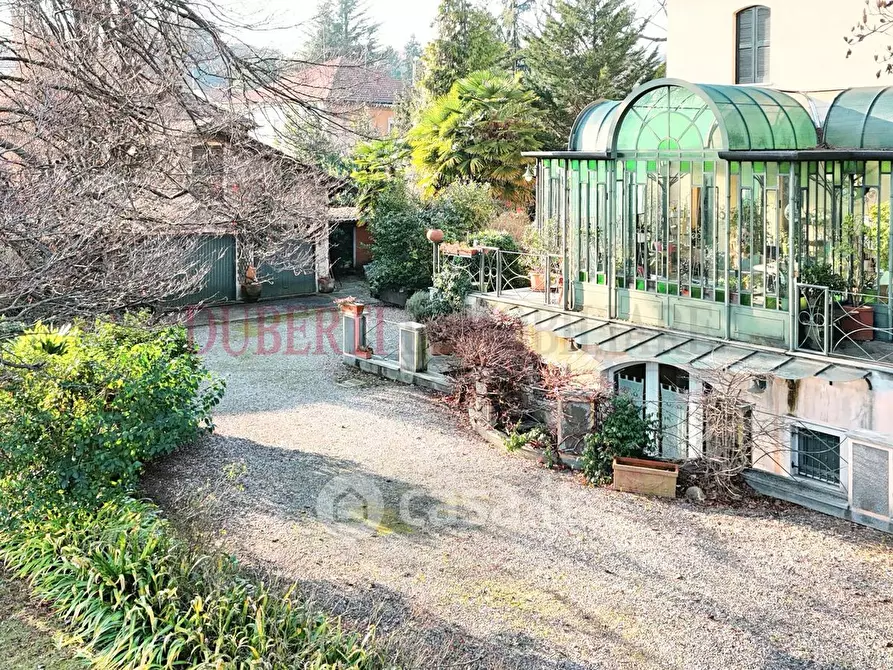 Immagine 4 di Villa in vendita  in Via Gazza a Castronno