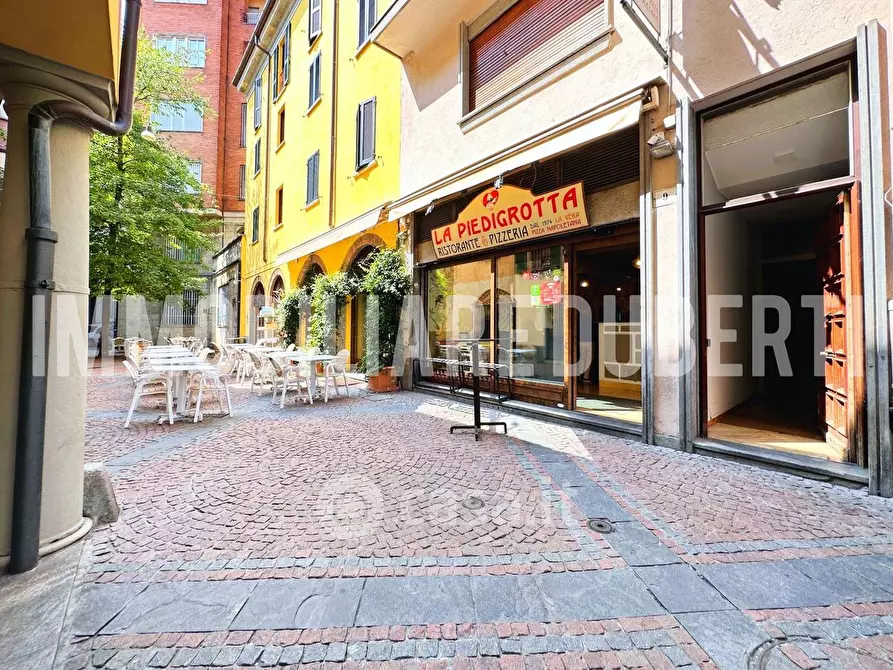 Immagine 15 di Ufficio in vendita  in Piazza del Podestà a Varese