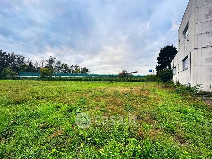 Immagine 2 di Terreno residenziale in vendita  a Besnate