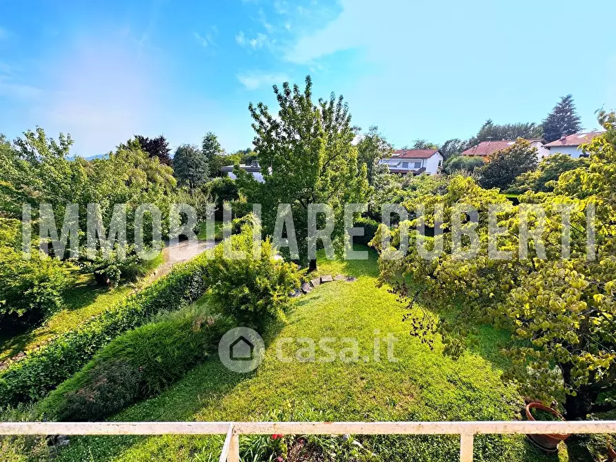 Immagine 13 di Villa in vendita  in Via Giovanni Pascoli a Casciago