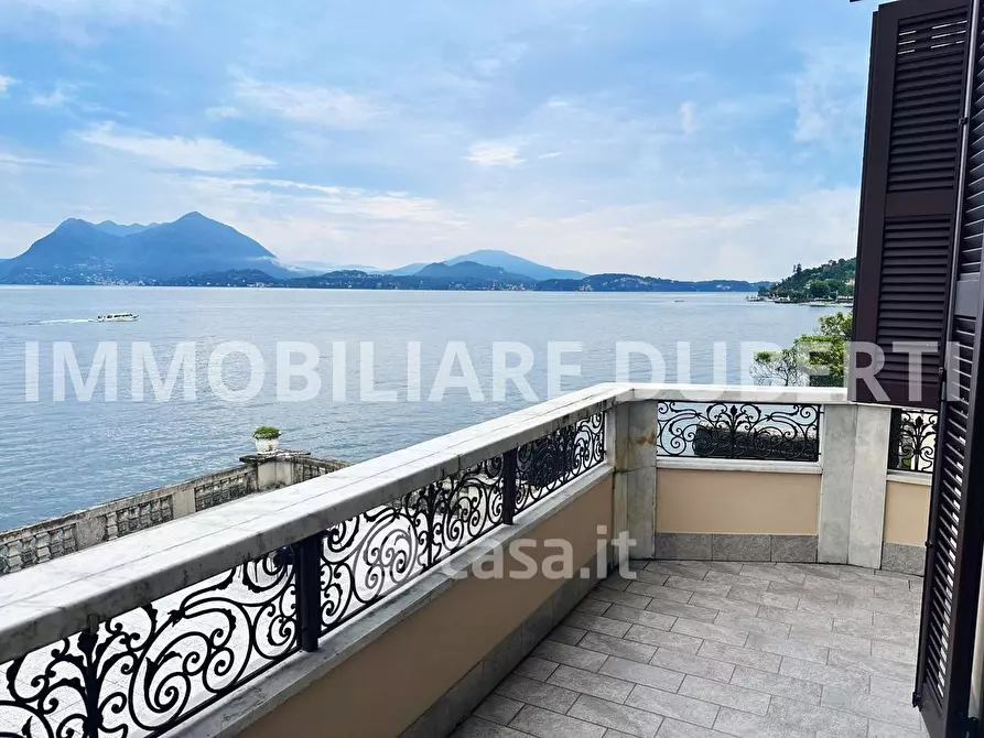 Immagine 11 di Appartamento in vendita  in Corso Umberto I a Stresa