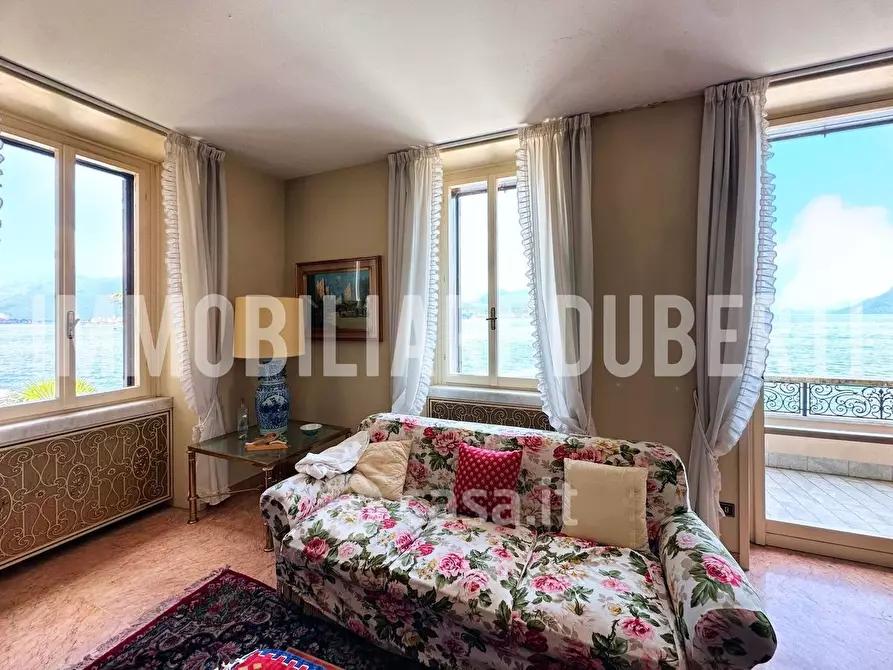 Immagine 23 di Appartamento in vendita  in Corso Umberto I a Stresa