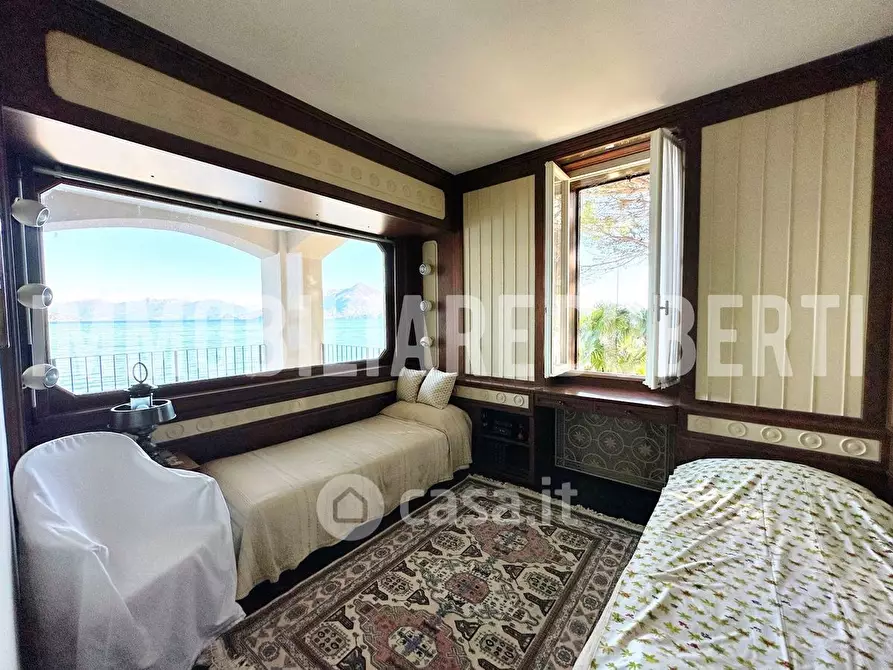 Immagine 29 di Appartamento in vendita  in Corso Umberto I a Stresa