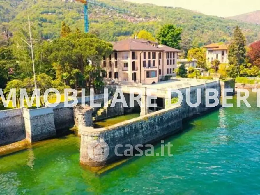 Immagine 3 di Appartamento in vendita  in Corso Umberto I a Stresa