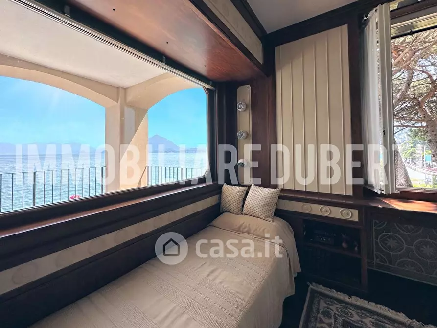 Immagine 31 di Appartamento in vendita  in Corso Umberto I a Stresa