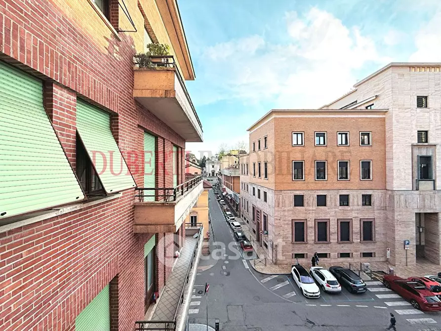 Immagine 12 di Appartamento in affitto  in Piazza Monte Grappa a Varese