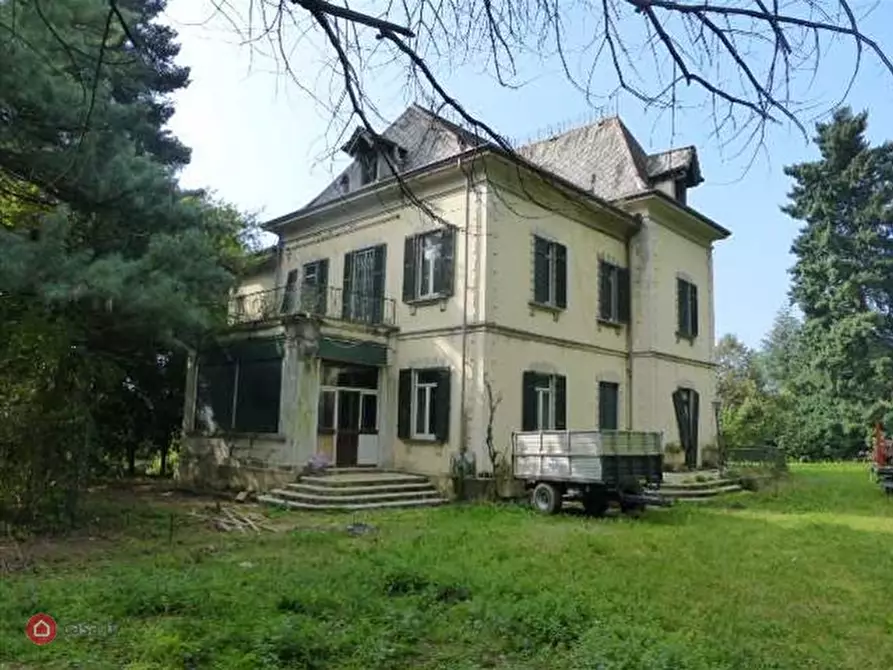 Immagine 1 di Villa in vendita  in Via Ausonio a Varese