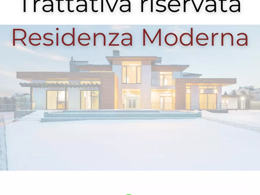 Immagine 1 di Villa in vendita  in Piazza Monte Grappa a Varese
