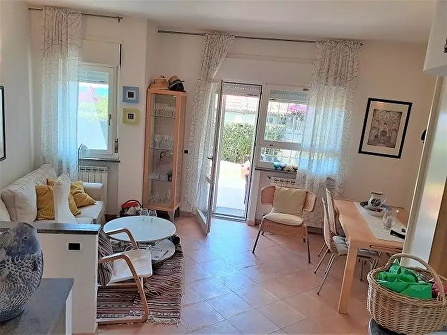 Immagine 7 di Villa in vendita  a Santa Marinella