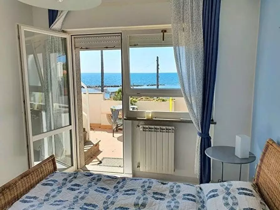 Immagine 8 di Villa in vendita  a Santa Marinella