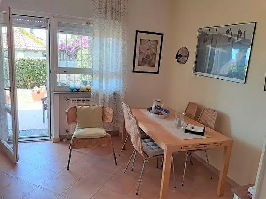 Immagine 9 di Villa in vendita  a Santa Marinella
