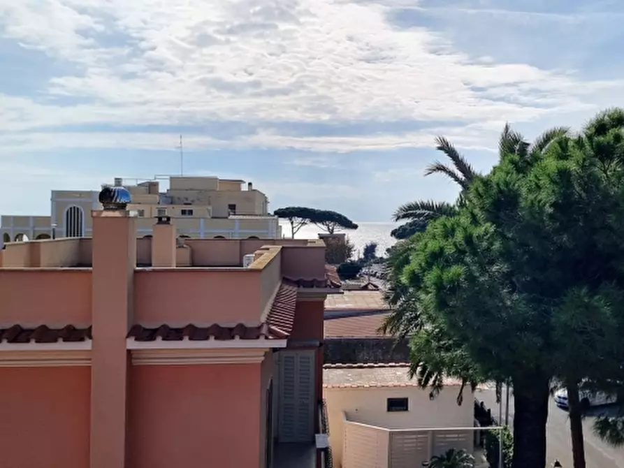 Immagine 1 di Appartamento in vendita  in via Aurelia 452 a Santa Marinella