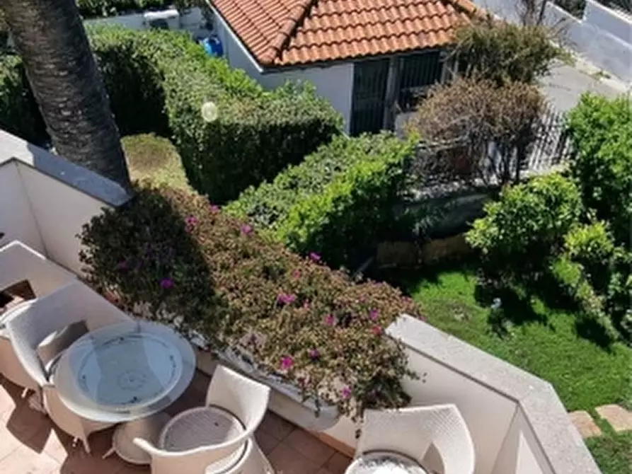 Immagine 3 di Villa in vendita  in via V Maggio 1 a Santa Marinella