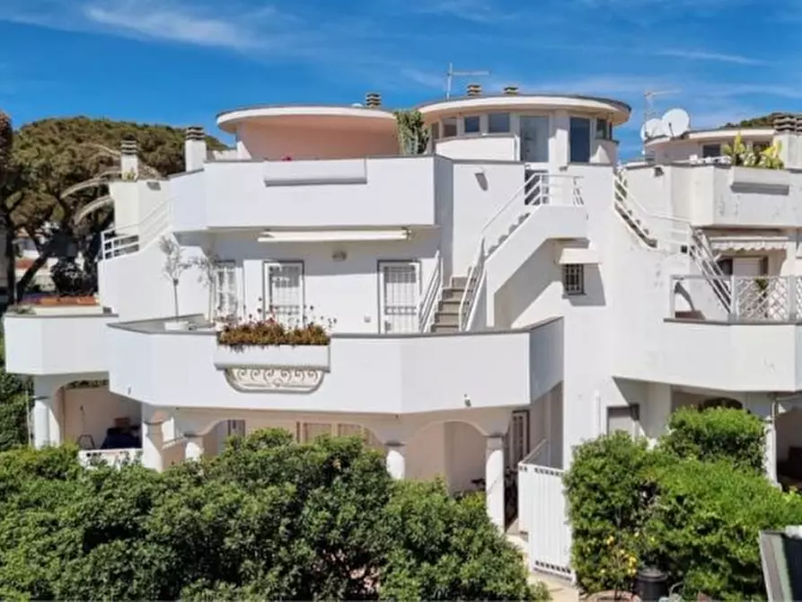 Immagine 7 di Villa in vendita  in via V Maggio 1 a Santa Marinella