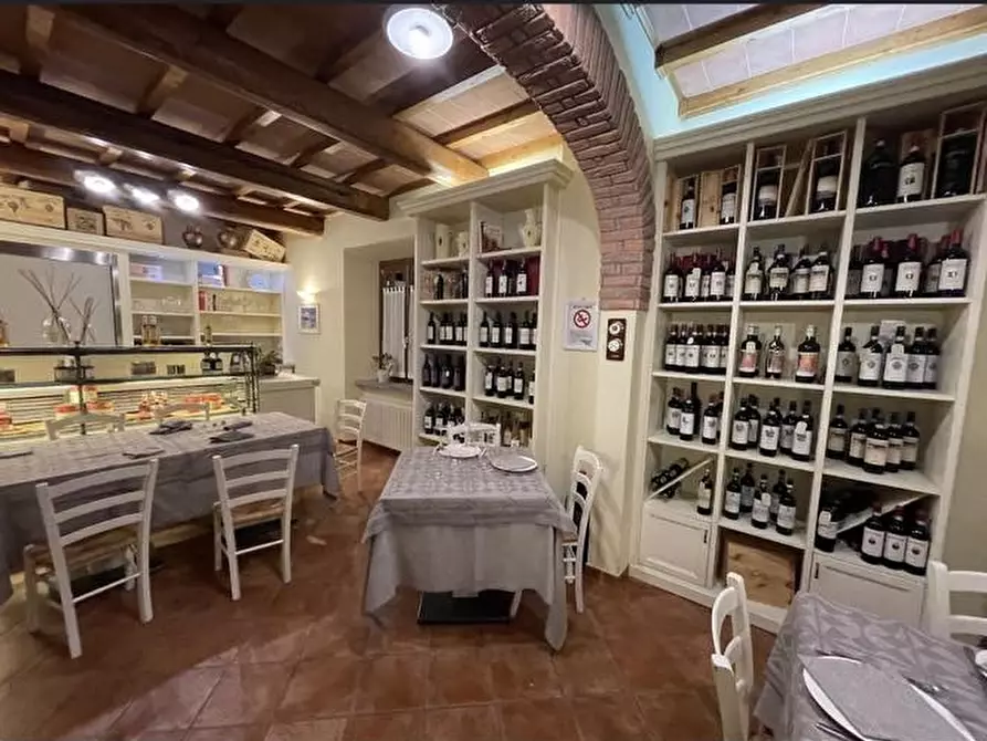 Immagine 1 di Bar / Ristorante in vendita  in scarpaccia a Castel San Niccolò