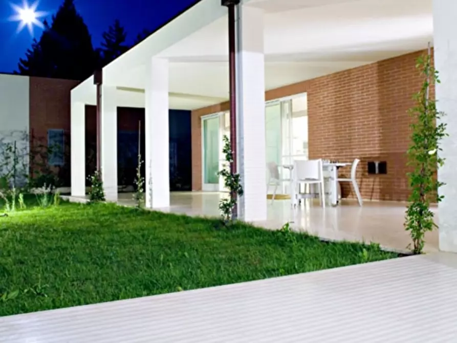 Immagine 1 di Villa in vendita  in loca. Quarata 261 a Arezzo