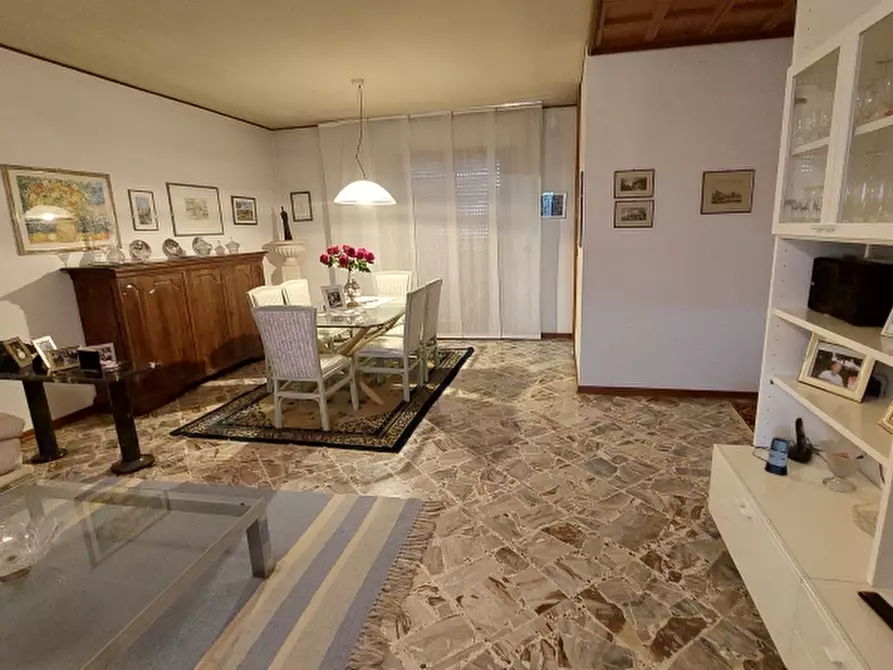 Immagine 14 di Appartamento in vendita  in via Delle Biole 40 a Arezzo