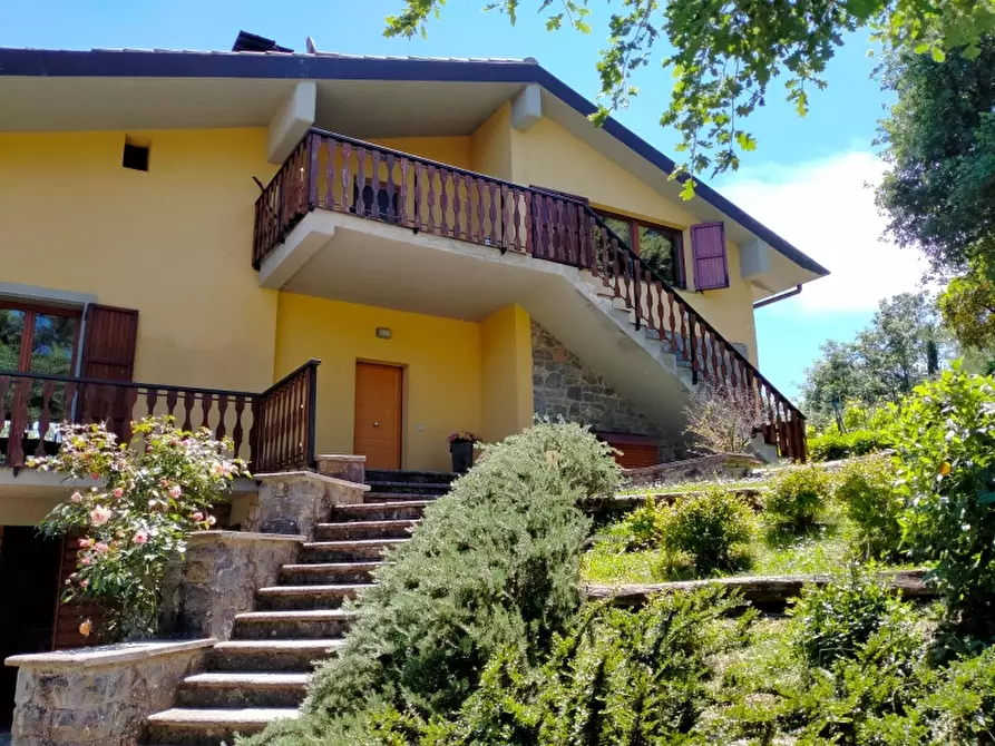 Immagine 2 di Villa in vendita  in loc. Torrino 5/C a Arezzo