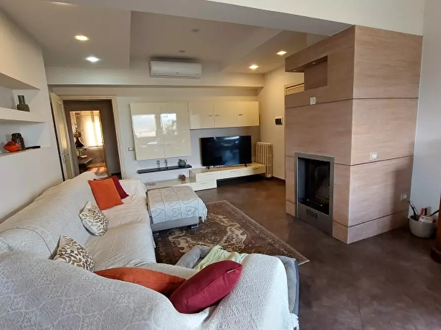 Immagine 4 di Villa in vendita  in loc. Torrino 5/C a Arezzo