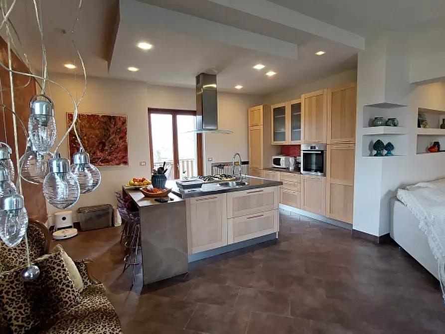 Immagine 7 di Villa in vendita  in loc. Torrino 5/C a Arezzo