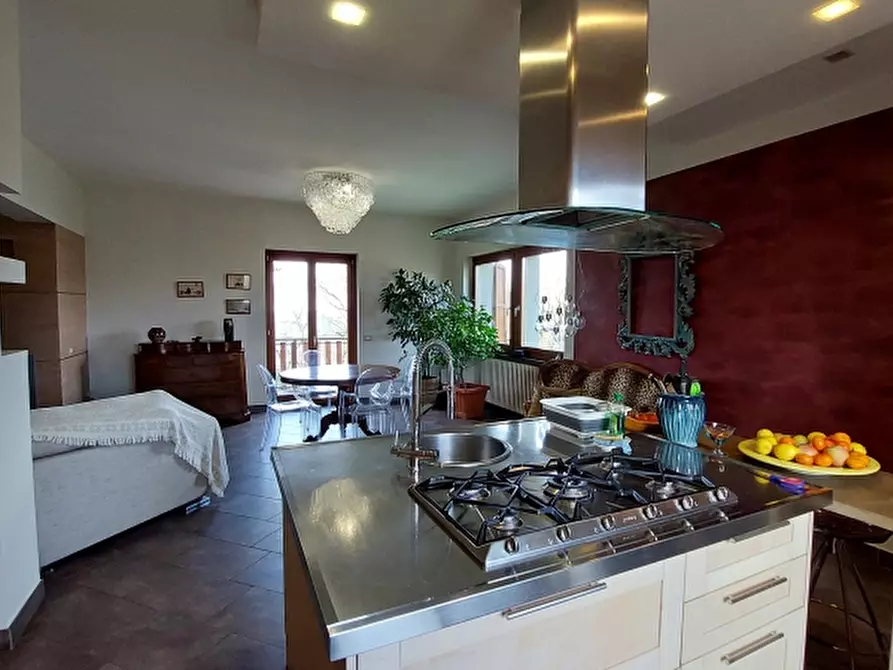 Immagine 10 di Villa in vendita  in loc. Torrino 5/C a Arezzo