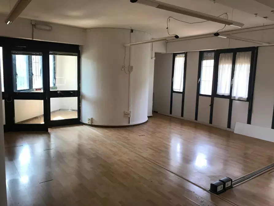 Immagine 4 di Ufficio in affitto  in Via tanucci a Arezzo