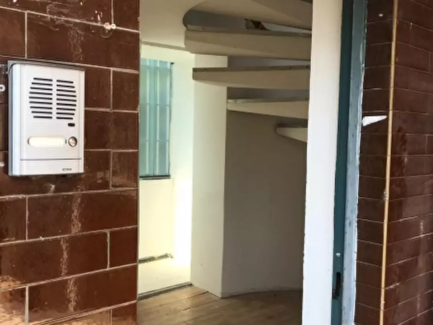 Immagine 10 di Ufficio in affitto  in Via tanucci a Arezzo