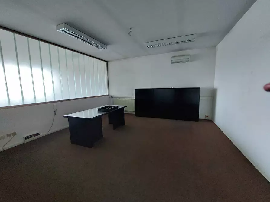 Immagine 11 di Ufficio in affitto  in via Calamandrei 91 a Arezzo