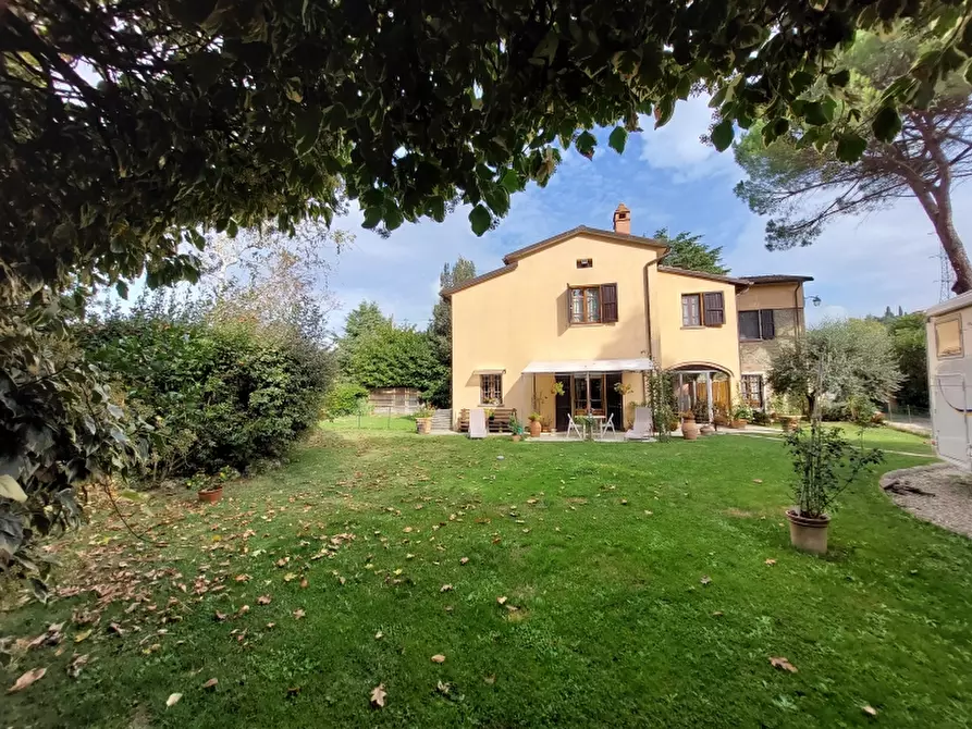 Immagine 1 di Villa in vendita  in via Bagnoro 10 a Arezzo