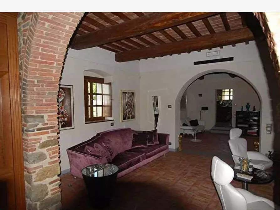 Immagine 4 di Villa in vendita  in loc. Castelluccio 1 a Arezzo