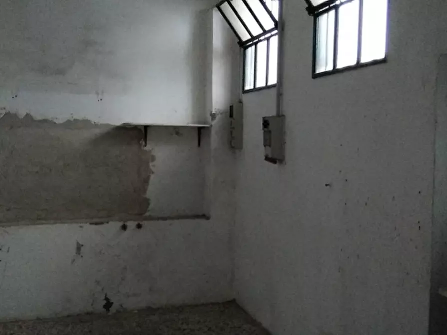 Immagine 4 di Negozio in vendita  in piazza Garibaldi a Poppi