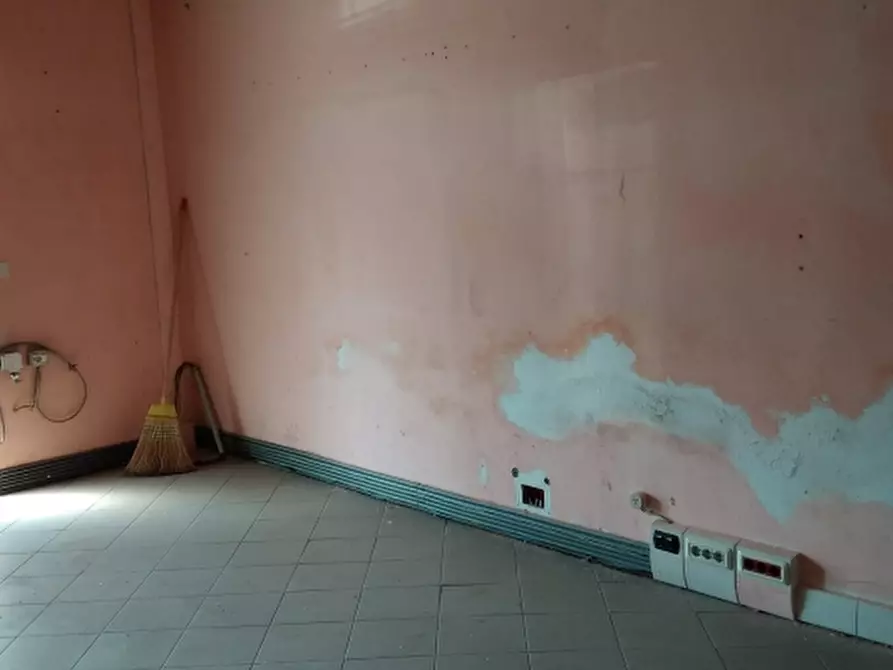 Immagine 9 di Negozio in vendita  in piazza Garibaldi a Poppi