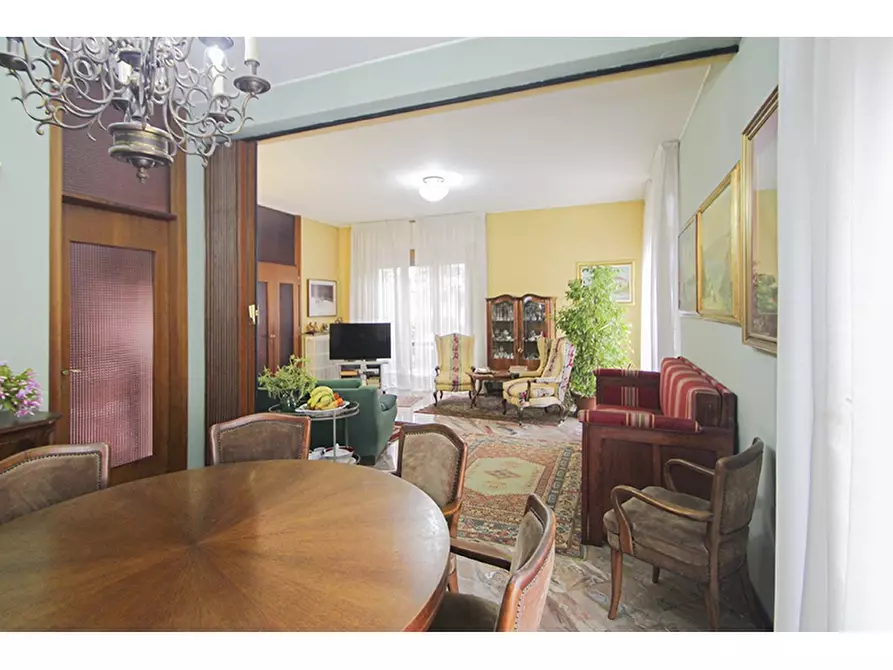 Immagine 3 di Villa in vendita  in Via Conte Ludovico 3 a Castiglione Olona