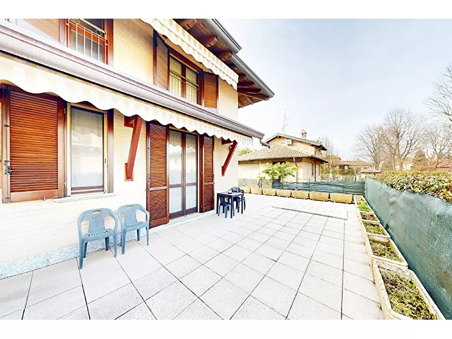 Immagine 37 di Villa in vendita  in Via San Michele 21 a Venegono Inferiore