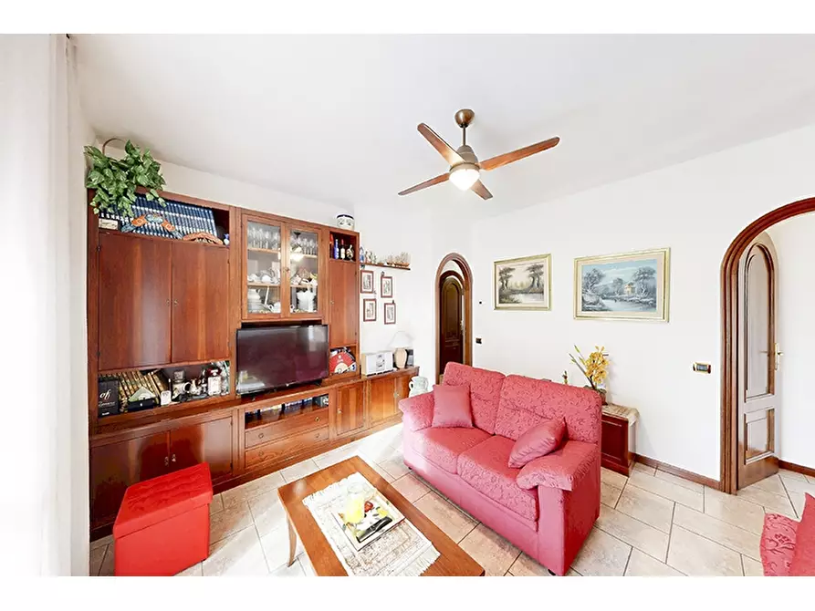 Immagine 4 di Villa in vendita  in Via San Michele 21 a Venegono Inferiore