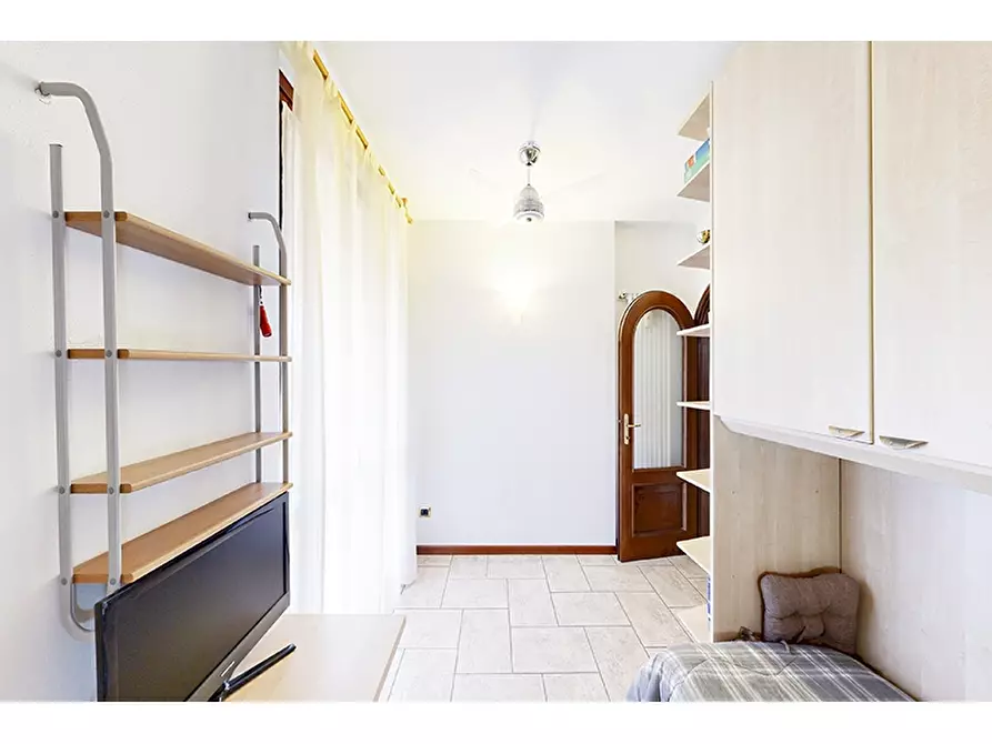 Immagine 13 di Villa in vendita  in Via San Michele 21 a Venegono Inferiore