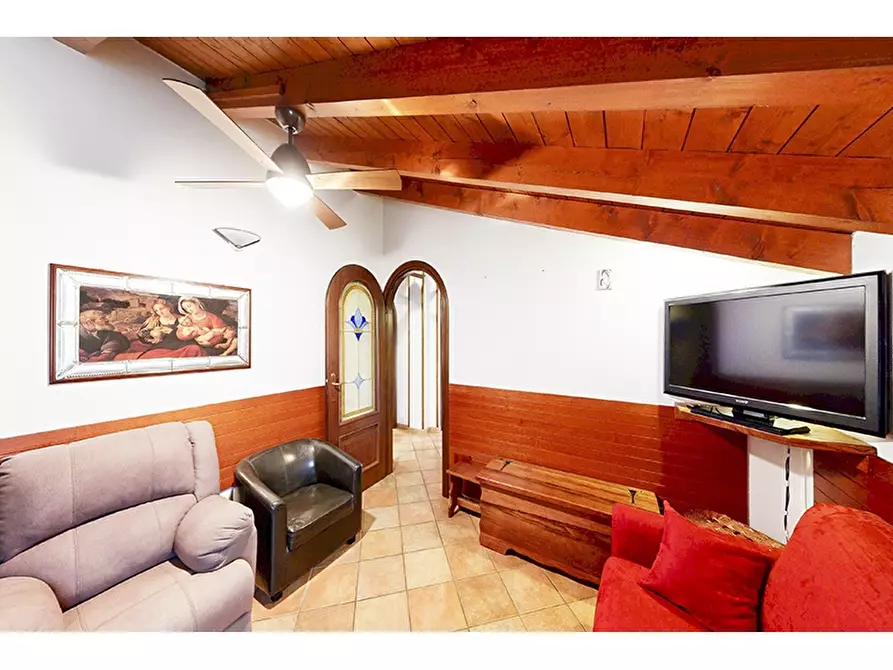 Immagine 27 di Villa in vendita  in Via San Michele 21 a Venegono Inferiore