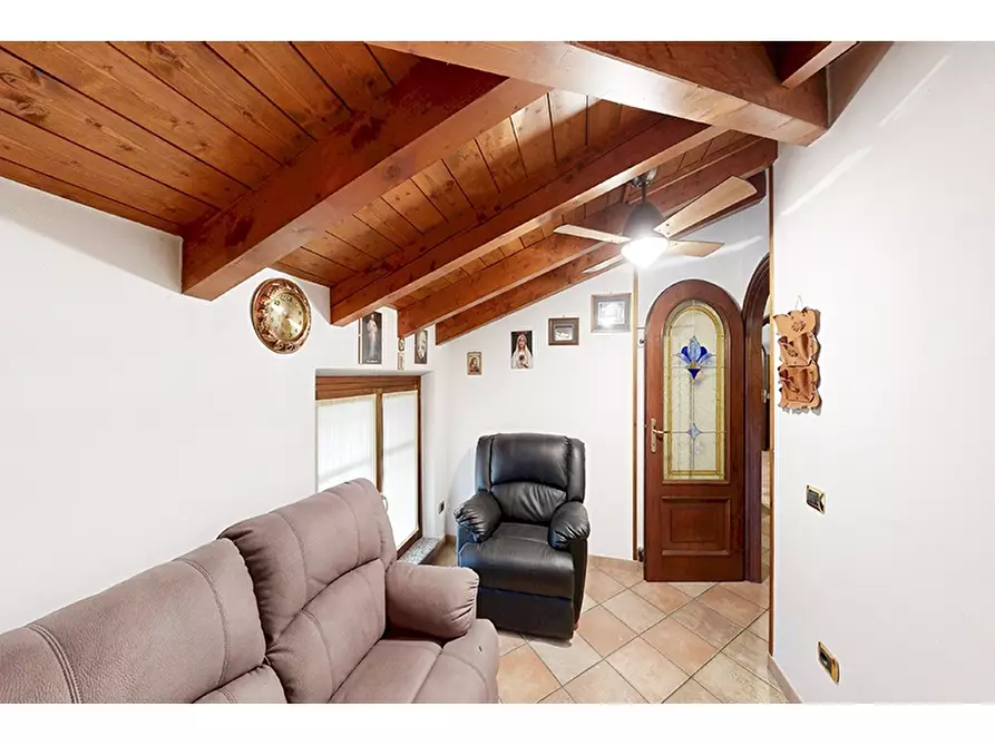 Immagine 31 di Villa in vendita  in Via San Michele 21 a Venegono Inferiore