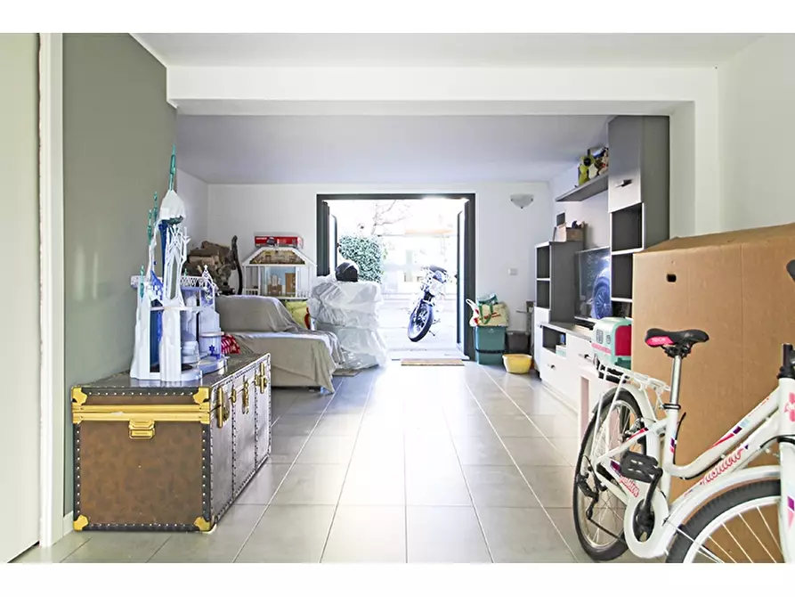 Immagine 15 di Appartamento in vendita  in Via Isola Borromeo 14 a Malnate